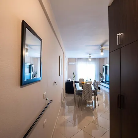 Kelas Sea View Apartment 2 Sarandë
