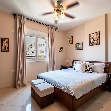 Appartement Kelas Sea View Apartment 2 *