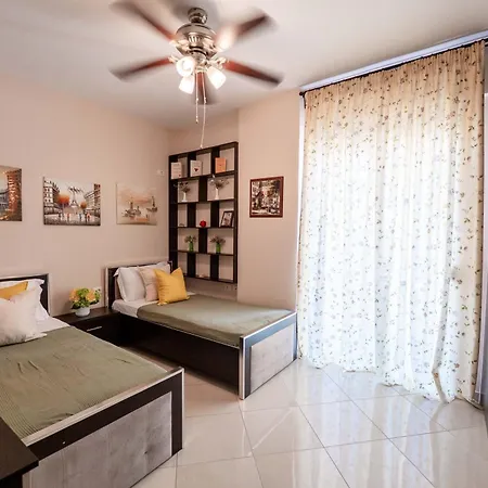 Kelas Sea View Apartment 2